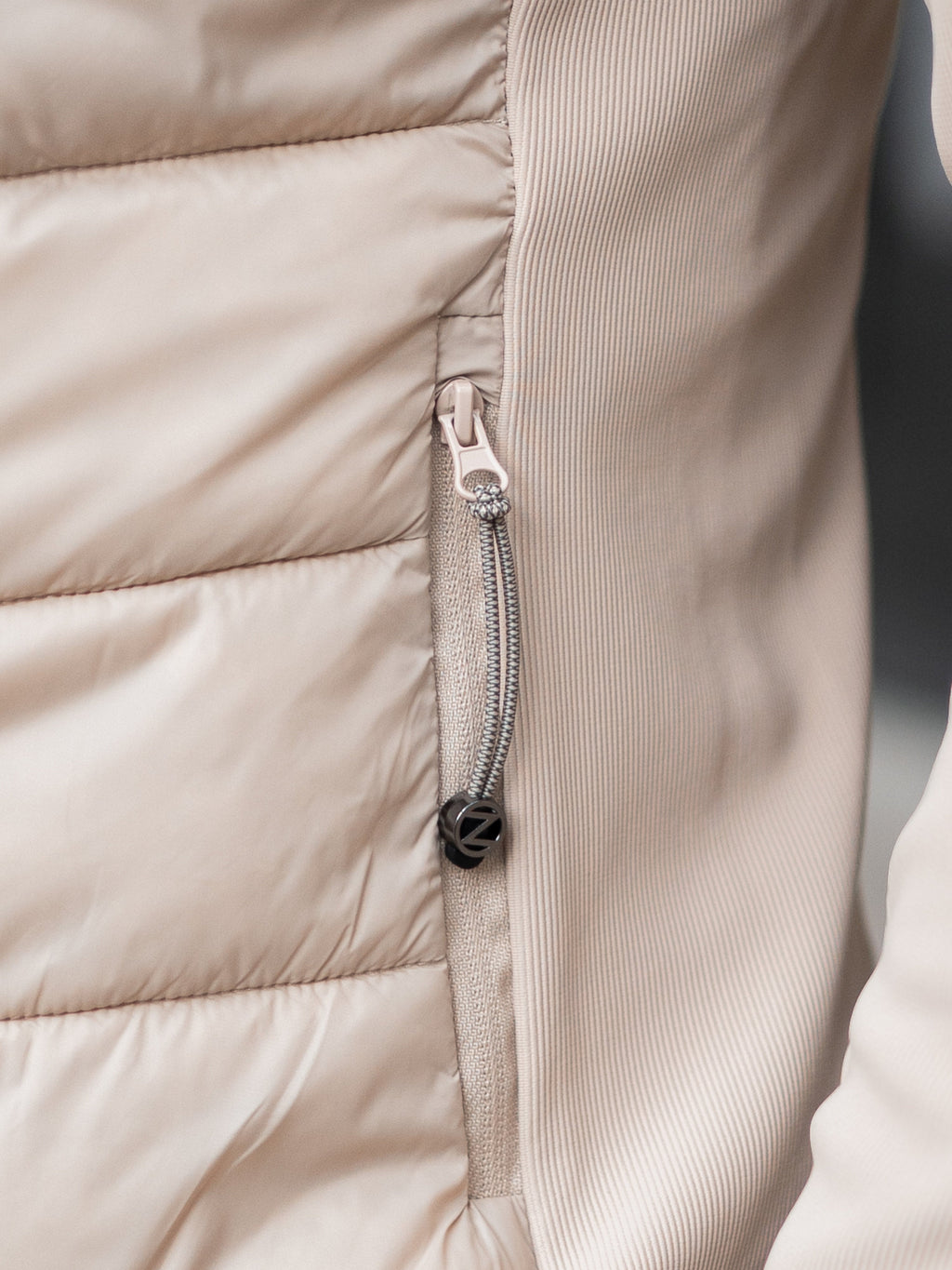 Chriss-Tians Men’s Quilted Jacket – Wind Resistant Tech Stretch Sand
